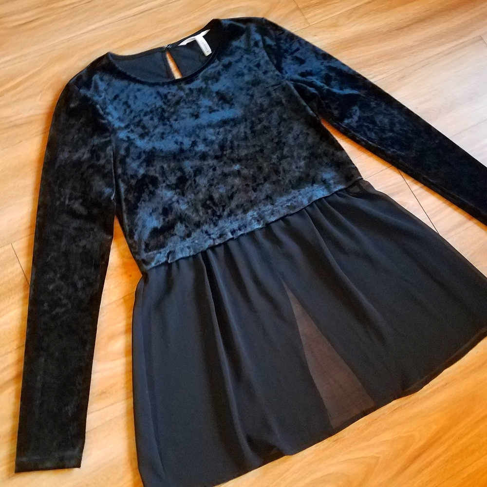 BCBGeneration Black Velvet Top Sz XS